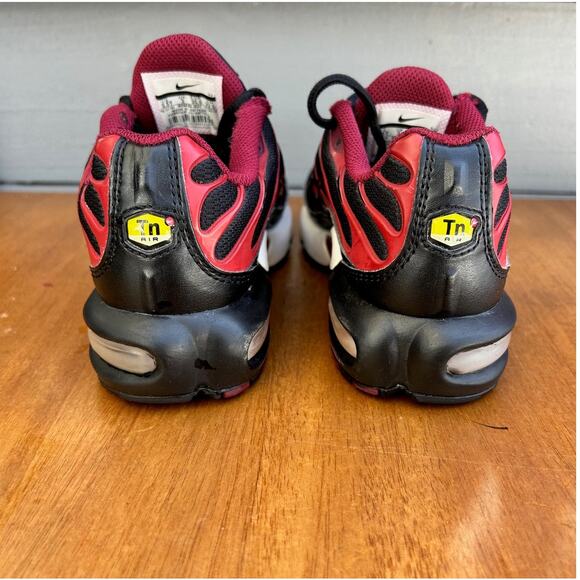 Nike Air Max Plus TN Black Red Kids Youth 3.5Y Tuned Air Sneakers - Picture 2 of 8